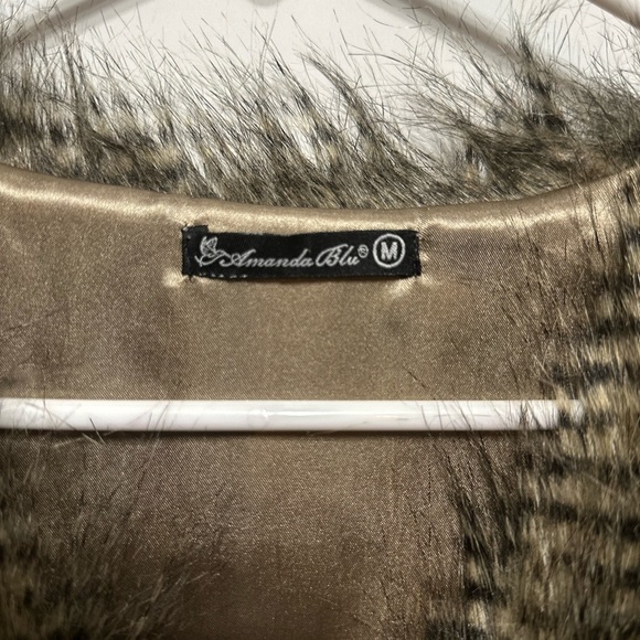 Faux fur vest - Picture 3 of 3